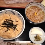 Chikara mochi - 玉子丼とそばセット500円