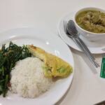 Tesco Lotus On nut Food Court - 