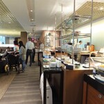 Royal Orchid Lounge - 