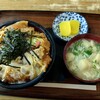 そば処 三徳 - 料理写真:バホそばドン丼。お味噌汁がこれまた美味しいんだわぁ♡