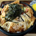 Soba Dokoro Santoku - バホそばドン丼。一見普通のカツ丼ですが…