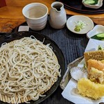 Sobadokoro Iitomo - 「野菜天ぷらもりそば」¥1200-