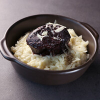 ペコリーノチーズのリゾットと国産牛ホホ肉の赤ワイン煮込み