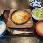 Sommin Shokudou - 熟成味噌の煮込みハンバーグ定食。