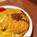 名物 万代そば - コロッケ付き普通カレーライス680円