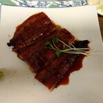 三ちゃん食堂 - うなぎ蒲焼 800円(税込)(2024年5月13日撮影)