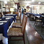 ル・ポットフー - 奥の方が入口方向