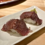 Taishuu Horumon Yakiniku Kemuriki - 黒毛和牛サーロイン炙り寿司