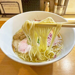 Sagamihara 欅 - 麺は自家製細麺ストレート