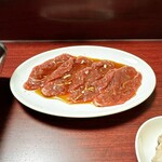 焼肉幸泉 - これがロース？かな？