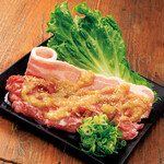 韓式烤豬五花肉&意式生拌肉片拼盤大蒜醬汁