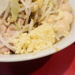 ラーメン二郎 - ニンニク少し