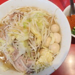 ラーメン二郎 - ラーメン半分＋ニンニク少し＋青ネギうずら