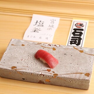 職人技が光る、厳選食材を使用した本格寿司を堪能