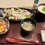 和食レストランとんでん - ミニサーモン丼・ジャンボ茶碗蒸し・サラダセット