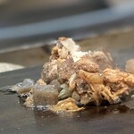 お好み焼きもみじ - やさしい味に煮込まれた「スジコン」がどっさり