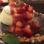 ドン マンジョーネ ディ ナポリ - 季節のフルーツと台湾パンケーキ