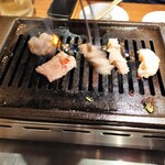 キンキン麦酒とプリっと小腸 近江牛畜産あさひ 山科駅前店 - 