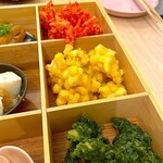 酒とごはんの羽場 - 3種の天ぷら(紅生姜・コーン・アオサ)