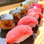 酒とごはんの羽場 - 牛しぐれ巻きとマグロ握り