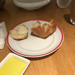TRATTORIA AL POMPIERE - ブルスケッタにオリーブオイル、お代わりし放題です♪