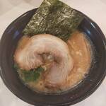 横浜家系ラーメン 天神家 - 味噌煮干し中華そば（濃厚・細麺）