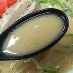 大黒 - 豚頭骨を炊きだした甘みのあるスープ