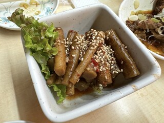 Motsuyaki Tonton - ごぼうピリ辛煮
