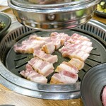 ヨプの王豚塩焼 熟成肉専門店 - 