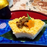 Shunsai Takeuchi - アナゴの押し寿司とお吸い物