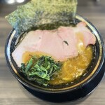 王道家直系 家系ラーメン がく - 