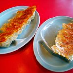 大黒 - 餃子7個と5個