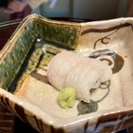 よし町 - 穴子のお造り　悶絶ポイント②今まで食べた穴子でダントツで1番美味しい。ビビったわ