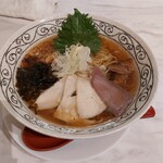 みなとや - 牛骨醤油ラーメン