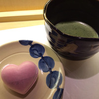 日本橋笈川 - ハート型の最中と、ご主人がたててくれたお抹茶