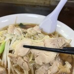 Pekintei - 鶏肉がまたウマいしスープに麺に…合う！