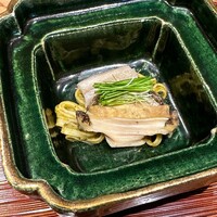 京味 もと井 - 蒸し鮑と肝ソース　稲庭うどん　白ズイキ　芽ねぎ