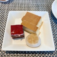 MIDO RESTAURANT PIC NIKA - デザート 3種類