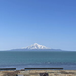 Surfeel Hotel Wakkanai - 抜海から見る利尻富士が美しい