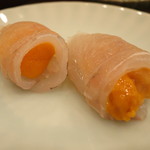 平目の薄造り、浜中産の蝦夷馬糞雲丹を使用