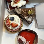 パティスリー・イチリン - クールフランボワーズ、絹ショコラ、タルトフレーズ、マリアビートル