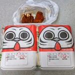 元祖からあげ本舗 だるま - 「唐揚げ弁当(唐揚げ4個)」¥842-×2
            醤油＆旨塩の2種類と「激辛からあげ」1個¥194-