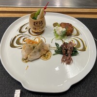 柳川 美熊野 鉄板ステーキ - 丁寧な前菜　特に手作りタルタルが最高のコロッケ