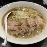 自家製麺 伊藤 - 肉そば 小（焼豚4枚）¥900＋中盛り ¥100（価格は訪問時）