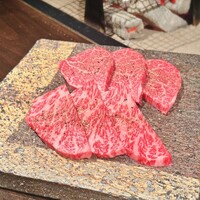 西麻布 肉粋やまもと - 塩焼き物(手前からサーロイン、フィレ)