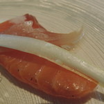 フランス料理 ル・クール - 海の幸のサラダのサーモン　アップ