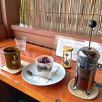 風と手と土 - フレンチプレスコーヒーと小豆と珈琲ゼリー
