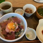 Nagisa Bashi Kohi - マグロとネギトロの月見丼定食