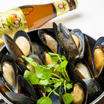 Belgian beer steamed mussels (M)