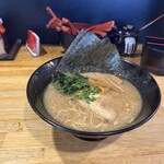 らーめん紫龍 東銀座店 - 紫龍900円